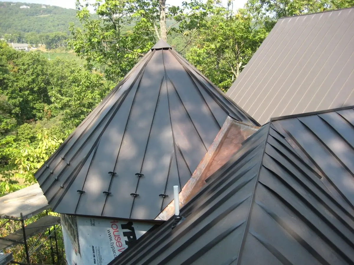 Professional Roof Tarp Installation by Craftsman Roofing in Hastings